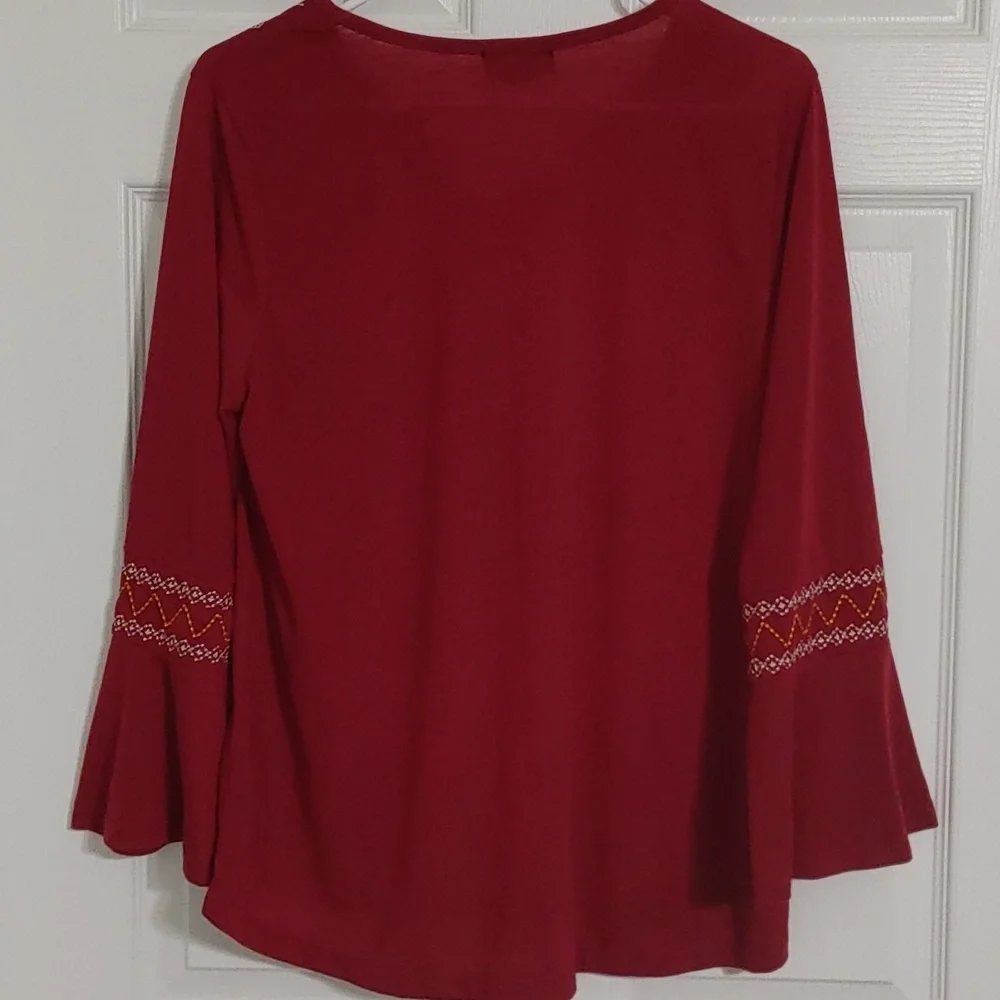 Embroidered Boho Style V-Neck Top Women's sz Md-Lg Deep Red Flared Sleeves EUC - Picture 5 of 5